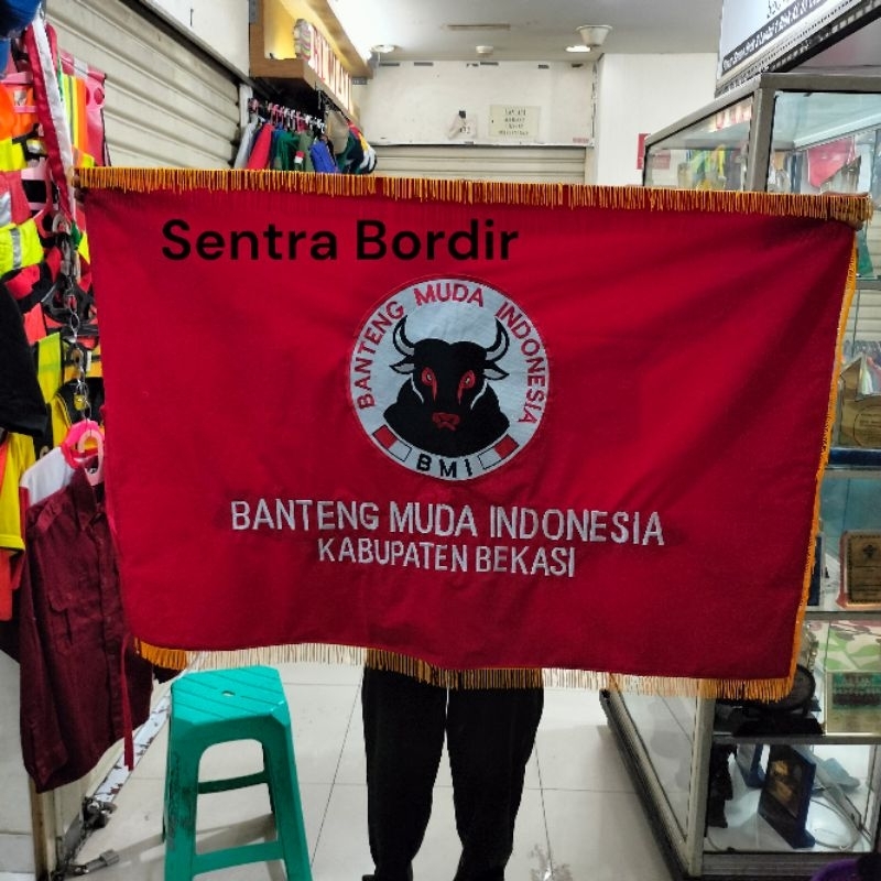 Bendera pataka BMI Banteng Muda Indonesia