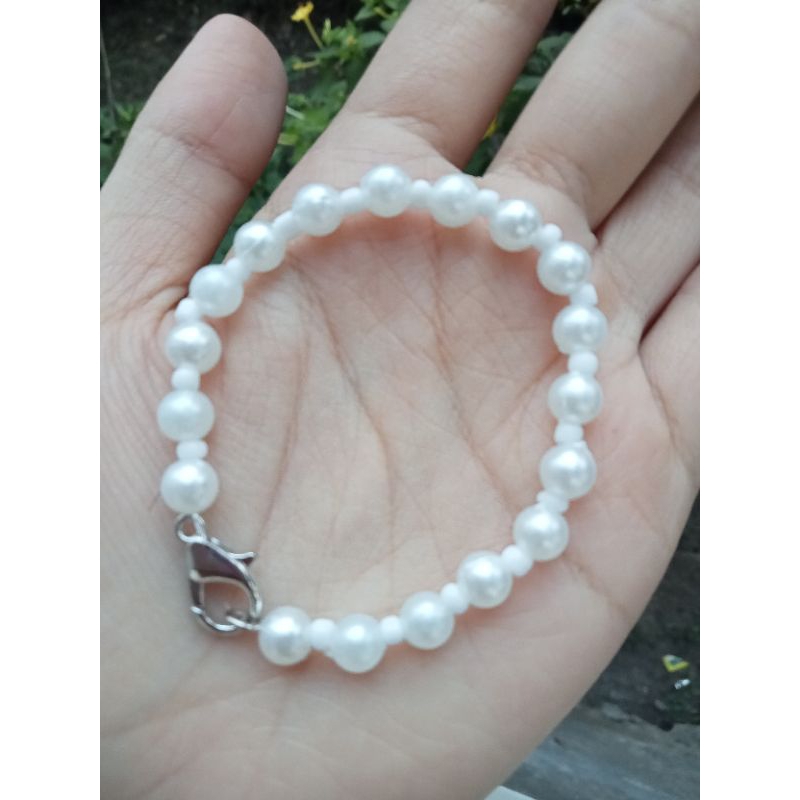 gelang manik manik putih mutiara