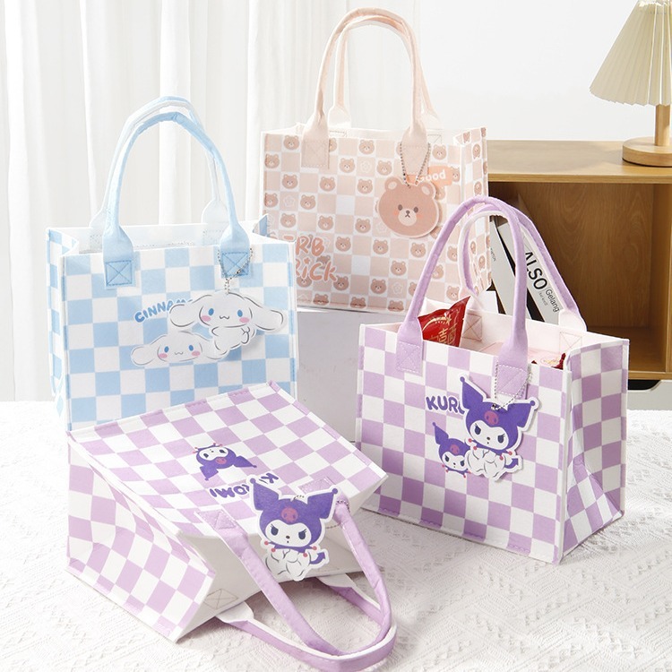 

Goodie Bag Kantong Ultah Anak Bahan Flanel Birthday Party kantong goodie bag Tas serbaguna Tas Bayi Karakter Cinamon Roll Kuromi | AF09