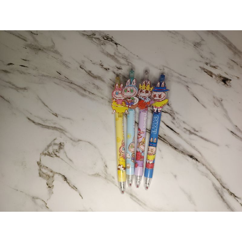 

pulpen motif labubu