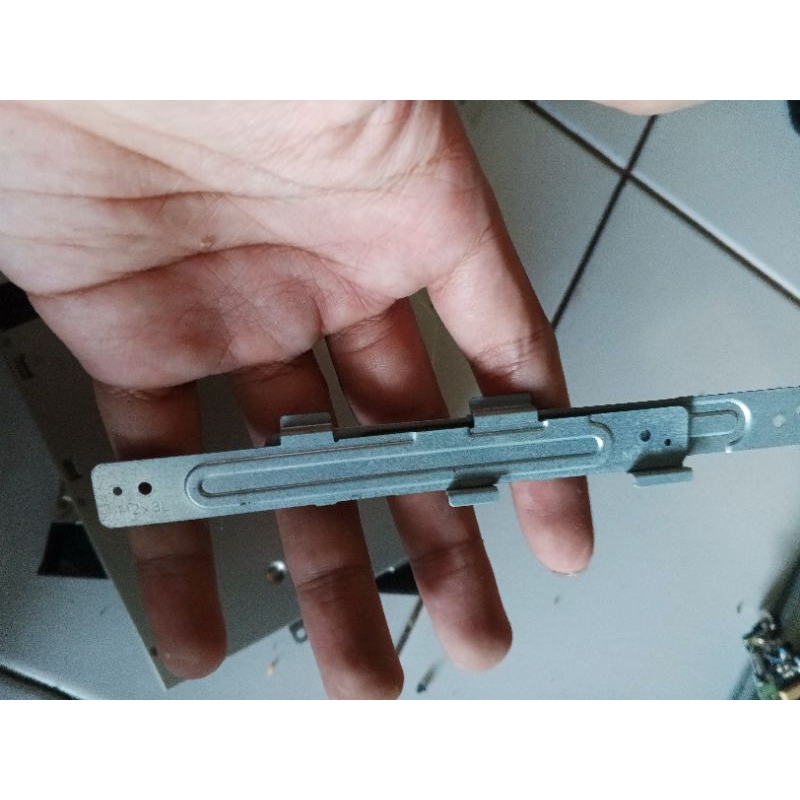 Dudukan touchpad laptop hp 1000 ori