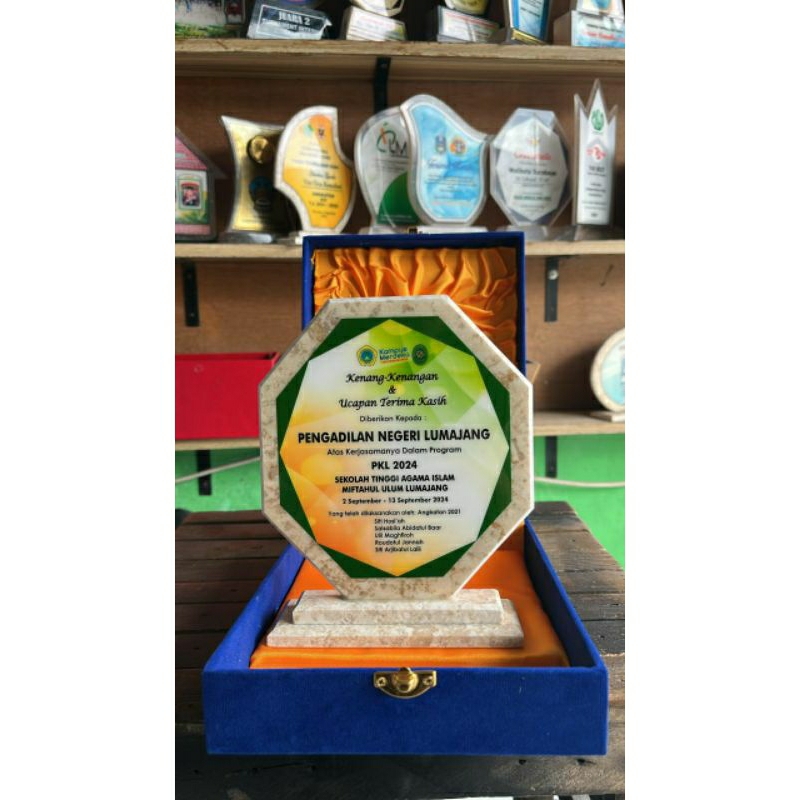 Plakat Marmer, Plakat Akrilik, Plakat Kuningan, Piala, Piala Marmer, Piala Akrilik, Prasasti Marmer,