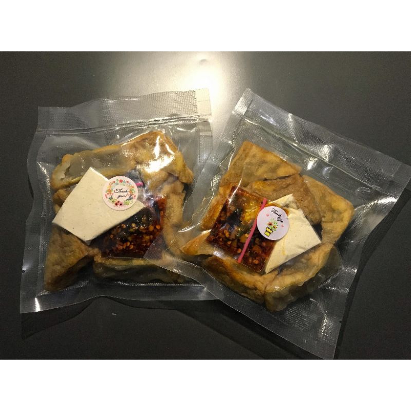 

TAHU ACI CHILI OLI KEMASAN VAKUM ISI 8