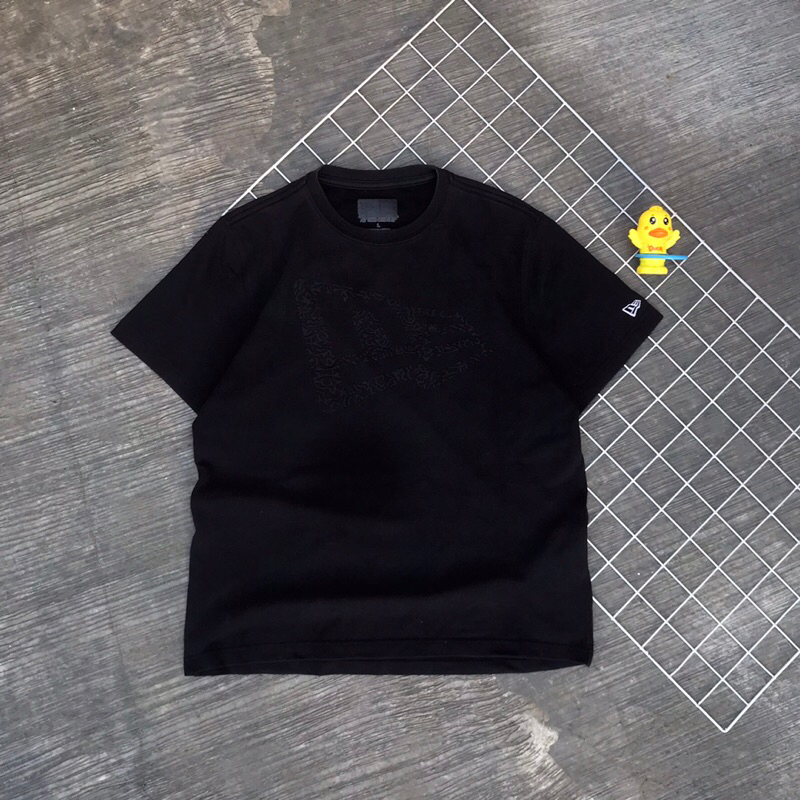 Tshirt New Era Black on Black Second