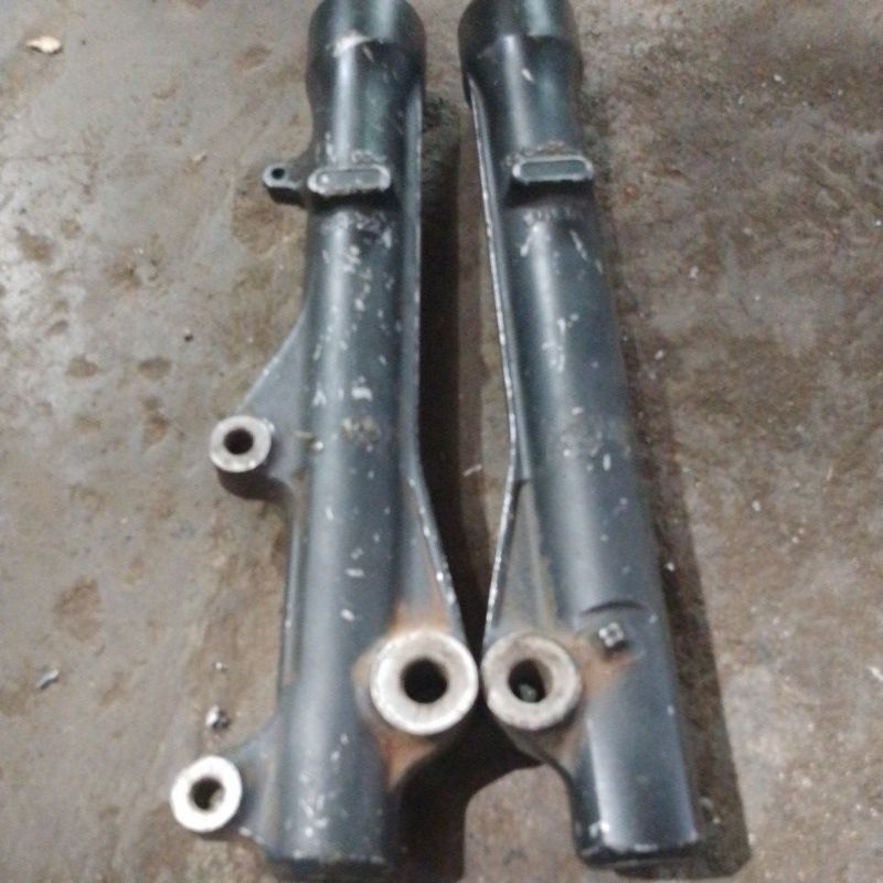 bottom shock depan motor Honda Vario 125/150 / Scoopy bekas copotan original(kZL)