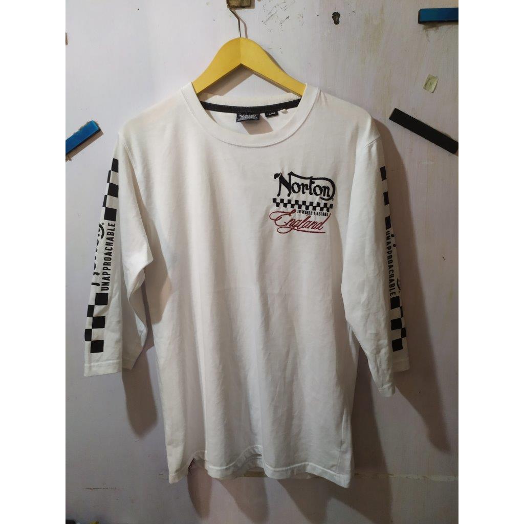 Kaos Norton Putih