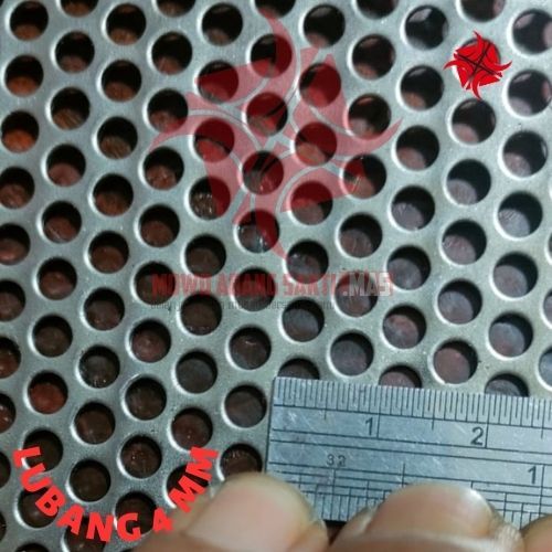 40x33 Cm Ram Gril / Plat besi Lubang 4 mm tebal 1 mm