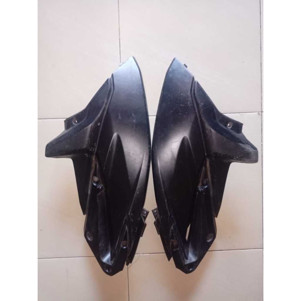 Sambungan Cover Body  Honda Vario 125 Old Kode KZR Ori Copotan