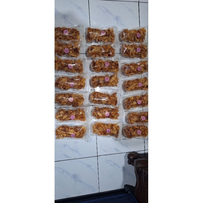 

Kripik singkong pedas manis