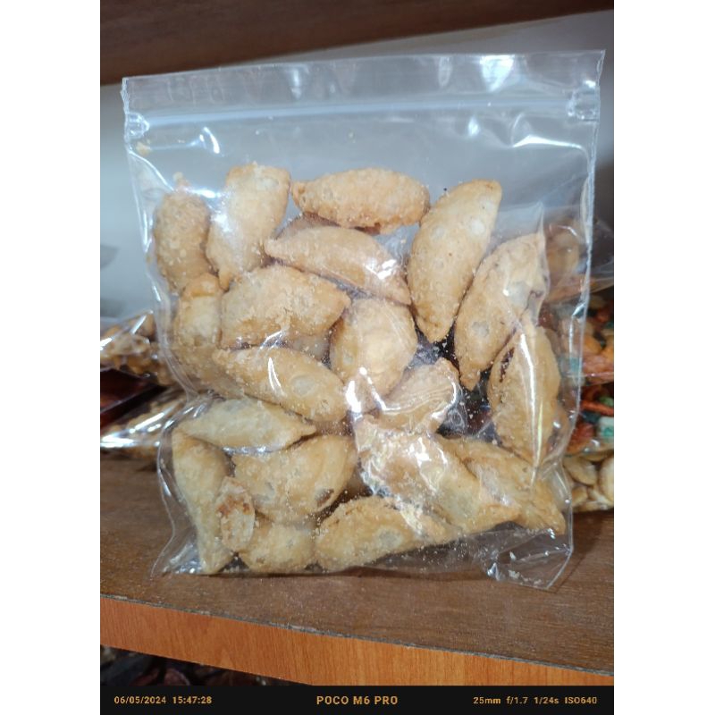 

cemilan gurih& enak pastel kering mini