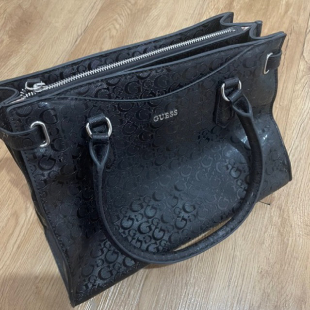 guess hand bag original (brand new)