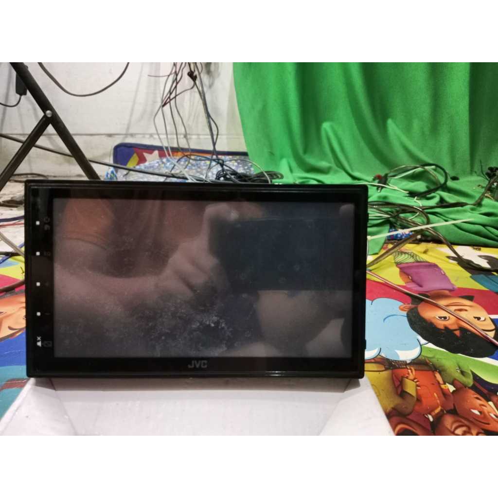 HEAD UNIT SUZUKI IGNIS. RADIO MOBIL JVC KW-M24BT. KONDISI BEKAS NORMAL.