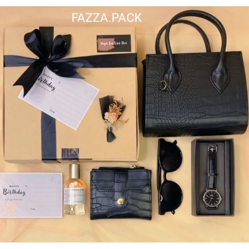 

HAMPERS CEWEK/KADO CEWEK/GIFT BOX CEWEK/KADO/ANNIVERSARY/TAS/DOMPET/JAM TANGAN/KADO NATAL/TAHUN BARU/HADIAH/GURU/WISUDA/GRADUATION/ KADO SPESIAL/ULANG TAHUN/HAPPY BIRTHDAY/LEBARAN/WEDING/HADIAH/HAMPERS