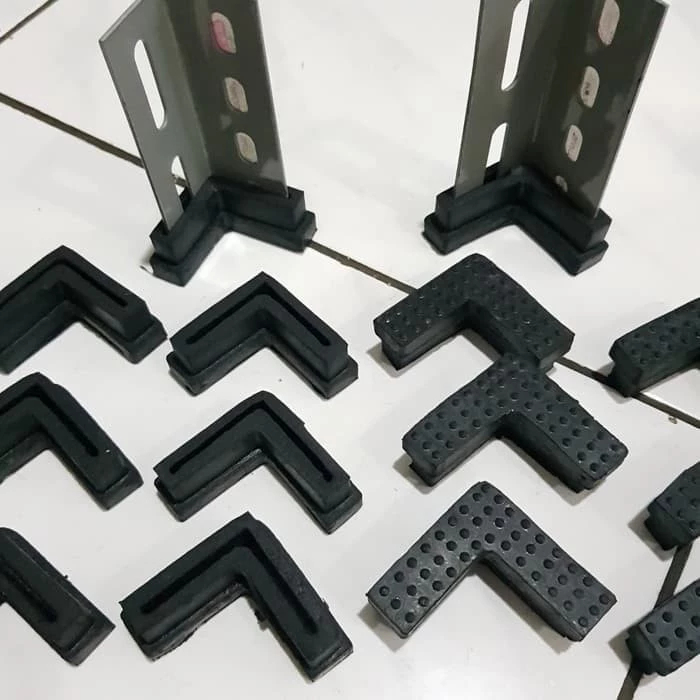 Kaki Karet Rak besi Siku Lubang 4x4 - Bahan Tebal - karet Rak Besi