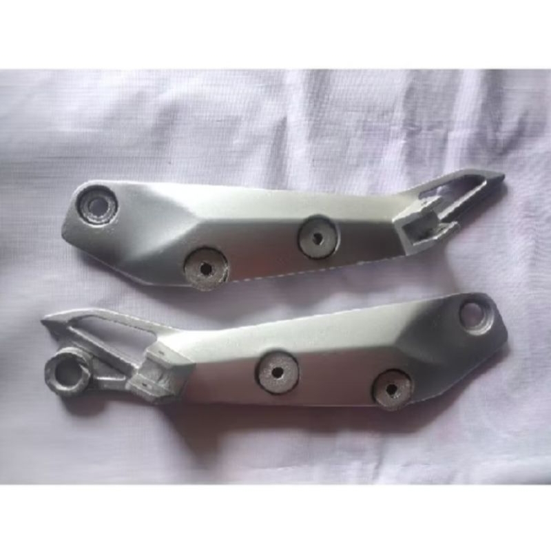 postep footstep pijakan kaki belakang suzuki Shogun 125 original