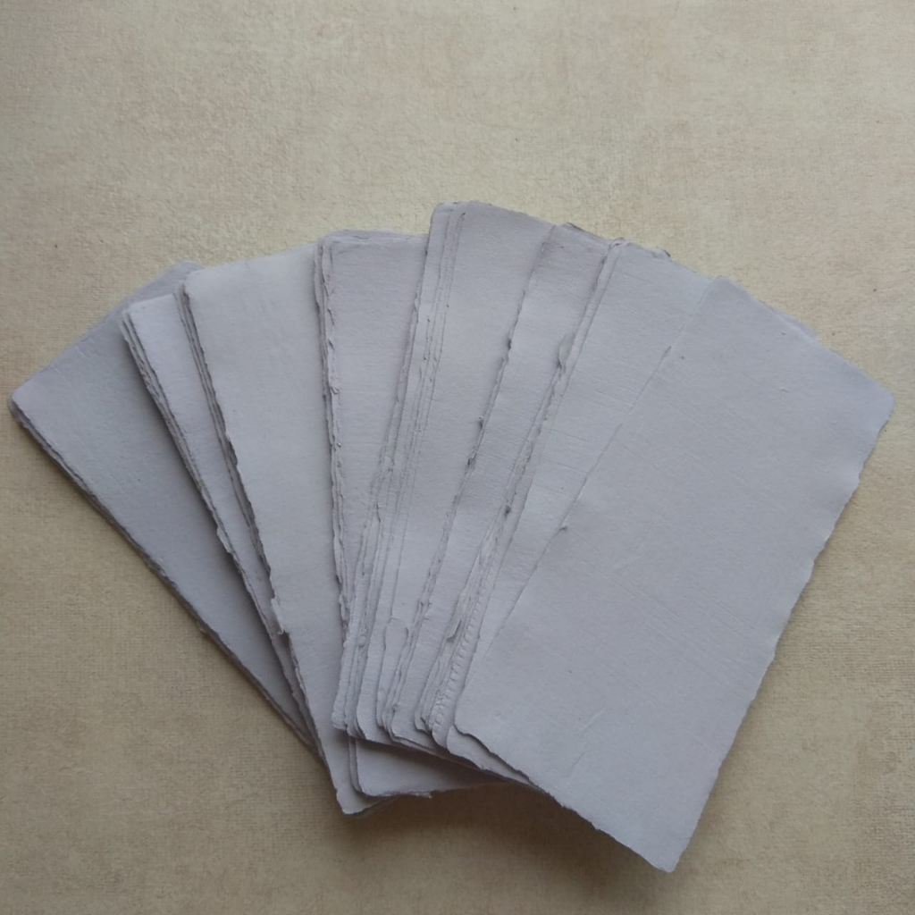 

Menu Handmade Paper I 15 x 8.5 cm