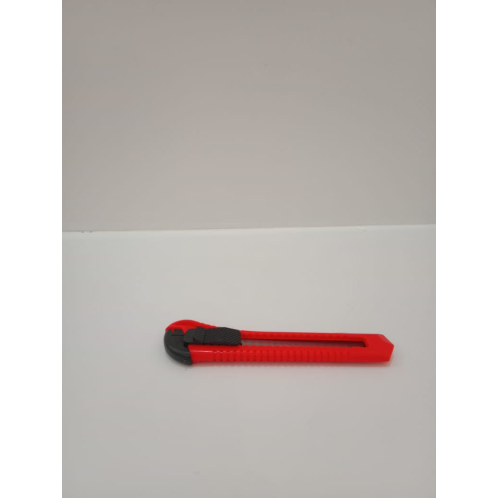 

Pisau Cutter Besar dan Kecil