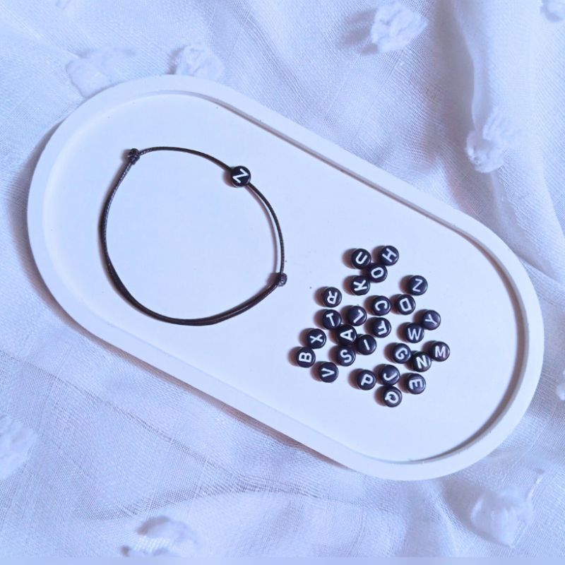 ( Beerrysaa ) GELANG HURUF BULAT PIPIH HITAM #TTU tarik ulur Gelang inisal nama | Gelang tali hitam 