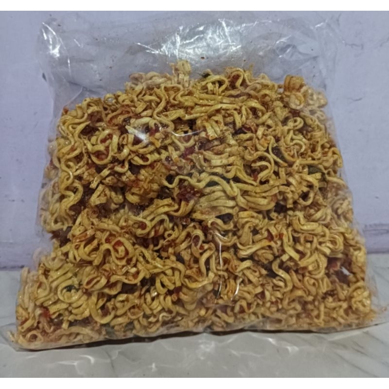 

mie kremes / mie kriting / mie kriuk pedas daun jeruk kemasan 500gr