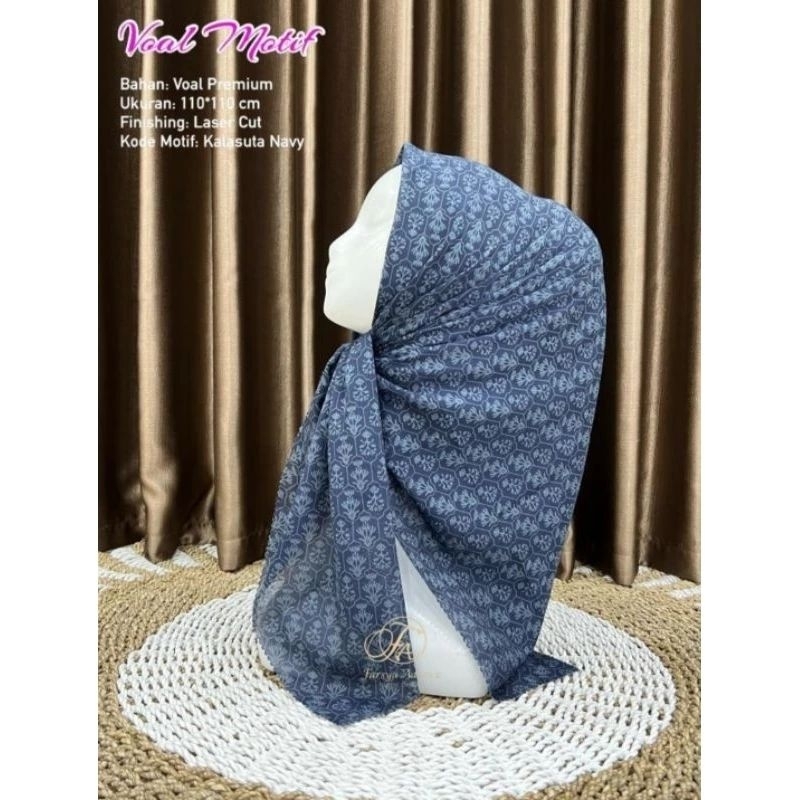 HIJAB SEGIEMPAT VOAL MOTIF KALASUTA NAVY