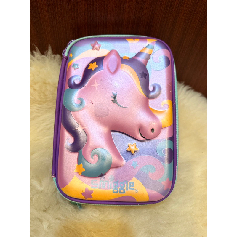 

TEMPAT PENSIL SMIGGLE