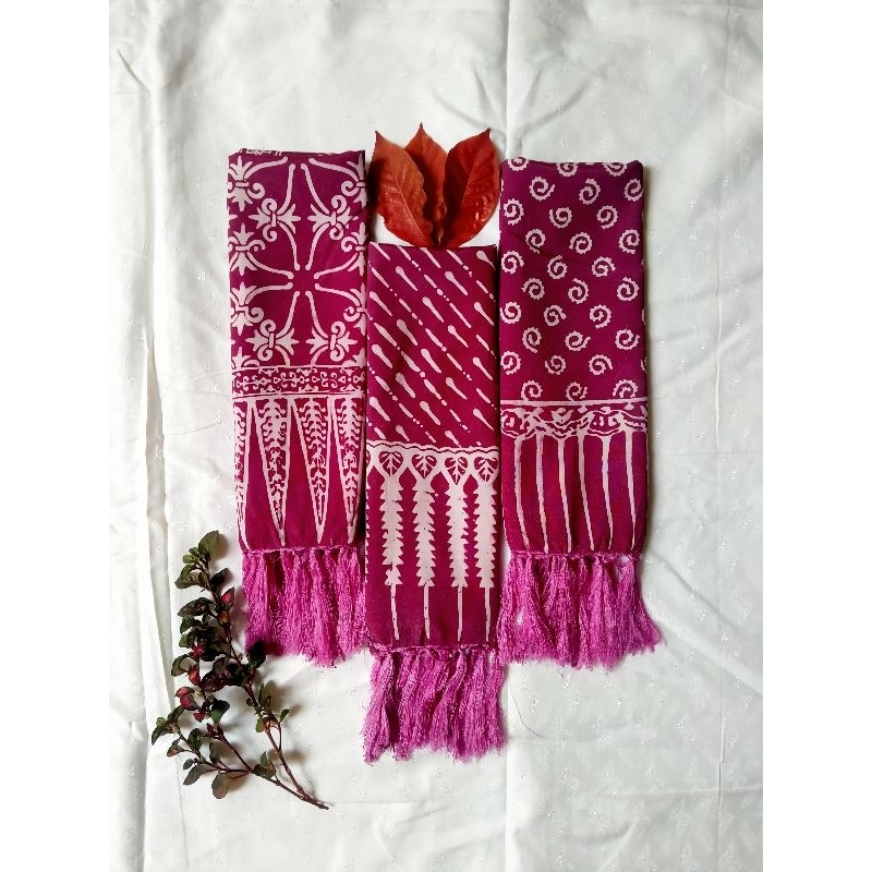 Syal Leher Motif Batik Size 145 x 28 Bahan Silky - Warna Merah - Griya Batik Slendang