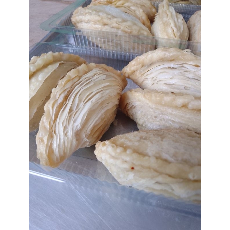

FRozen Pastel Bahagia / karipap / curry puff isi kari kentang