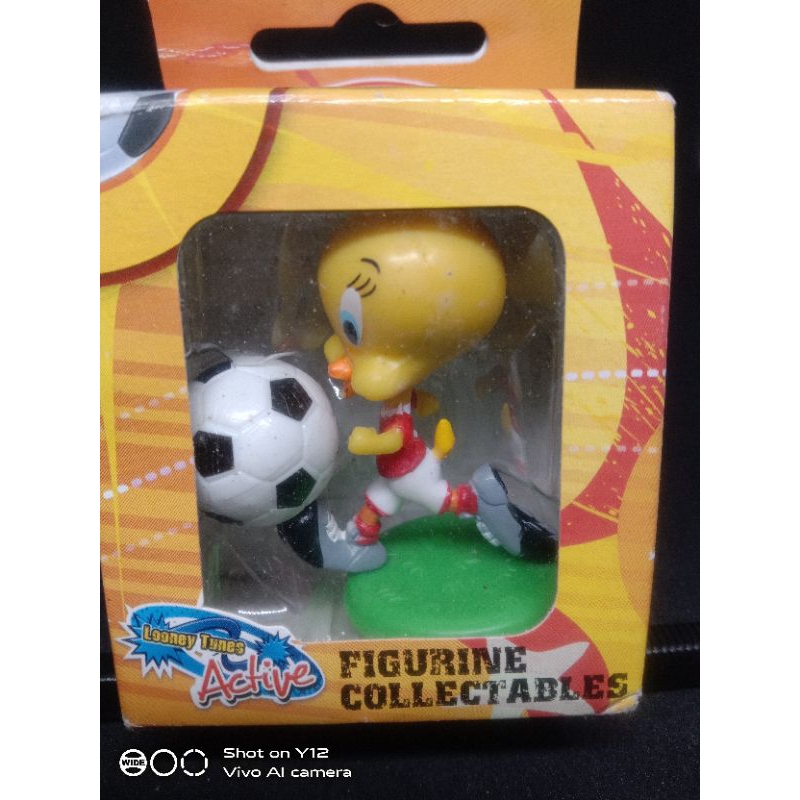 mainan mini figurin looney toon karakter sepak bola