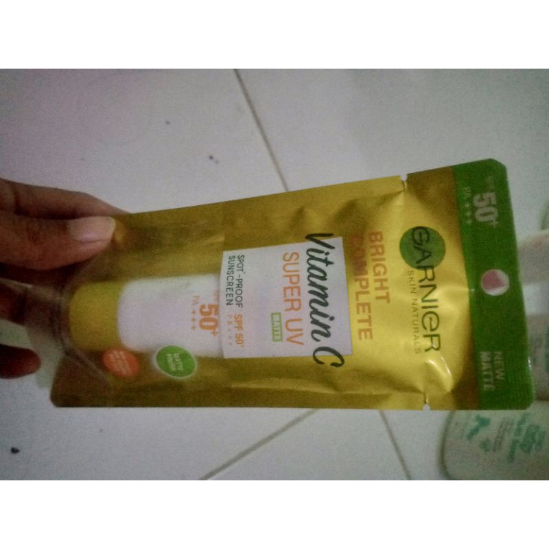 GARNIER VITAMIN C SUPER UV SUNSCREEN SPF 50+++ 15ML