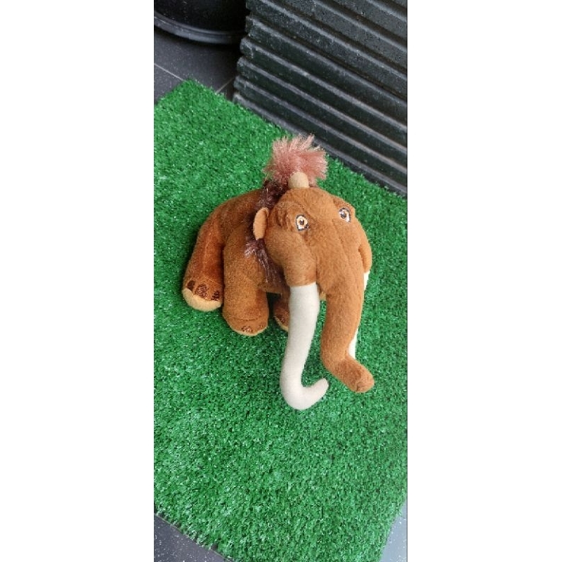 Boneka Gajah Mammoth Eli Manny Ice Age