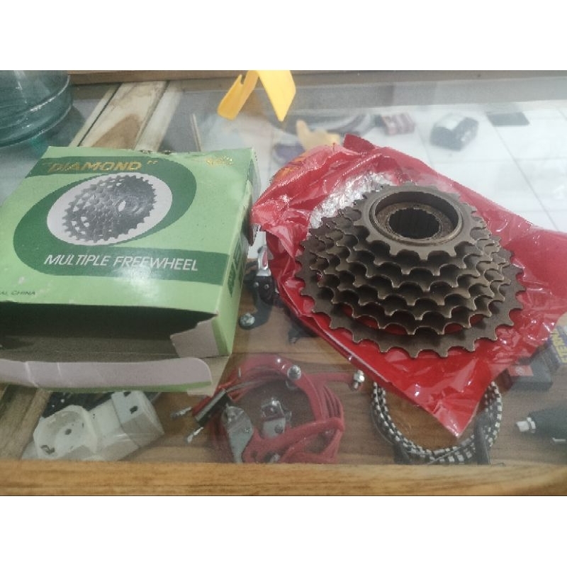 freewheel prewel krewel kriwil ger gir susun tumpuk sepeda 6 speed drat ulir 14t-28t