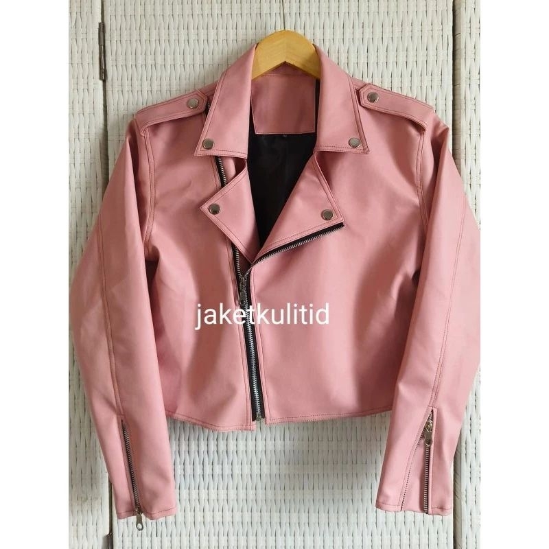 Jaket Crop Wanita Warna Pink