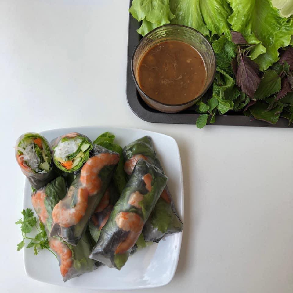 

Banh Trang Vietnam Black Rice Paper Charcoal Kulit Lumpia Beras Arang Hitam 50gr