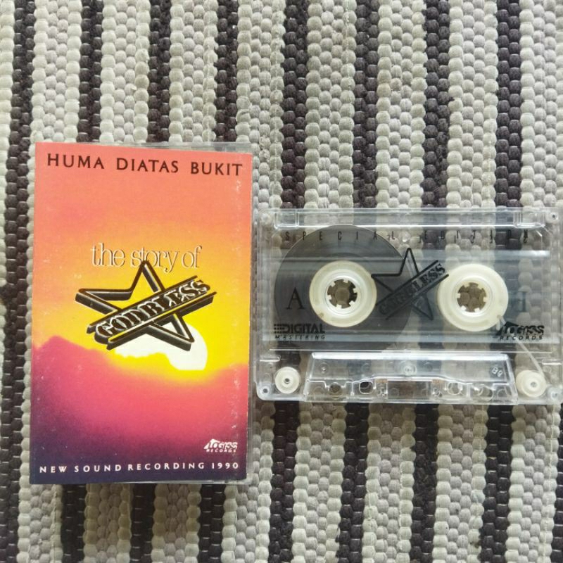 GOD BLESS - HUMA DIATAS BUKIT (KASET PITA)