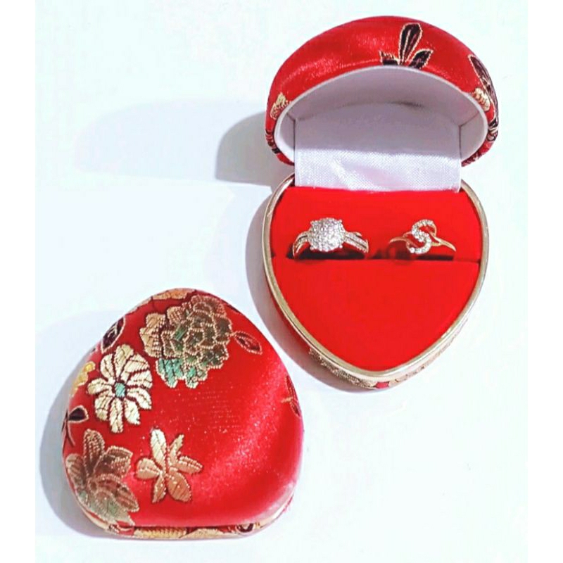 

KOTAK CINCIN LOVE BATIK ISI 2 & 1