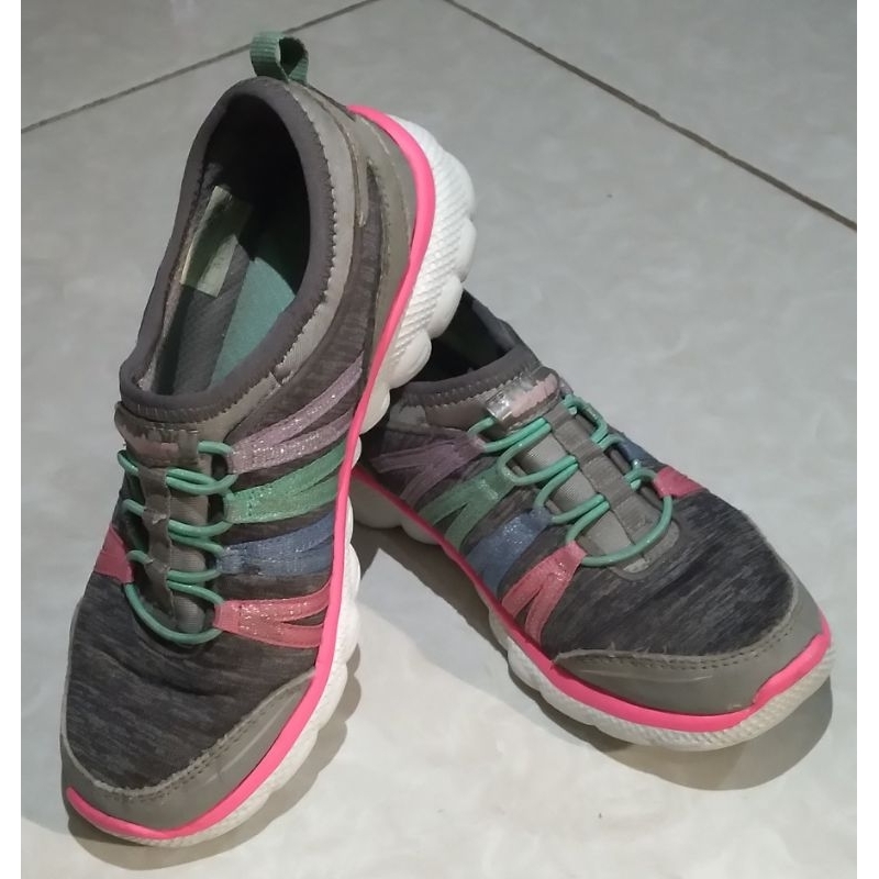 Sepatu anak perempuan bekas branded Skechers 100% Original
