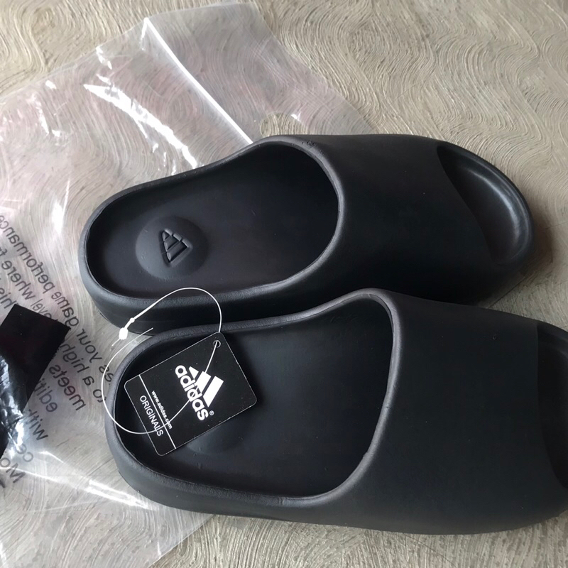 Adidas yeezy slide