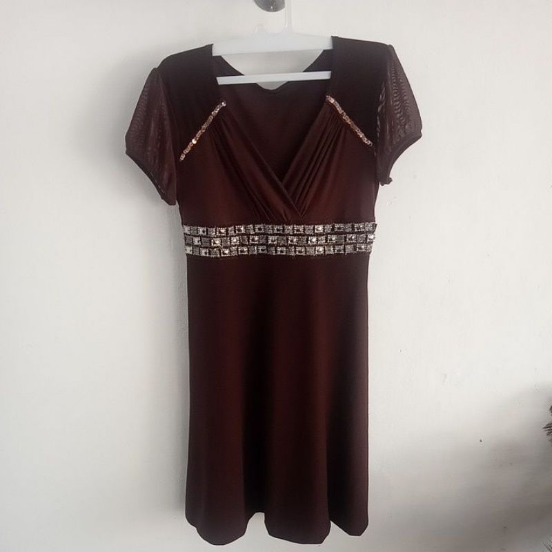 Baju Pesta Preloved dengan aksen manik