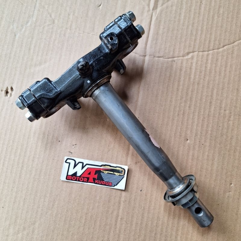 SEGITIGA SHOCKBREAKER DEPAN GENIO BEAT DELUXE BEAT STREET ORIGINAL