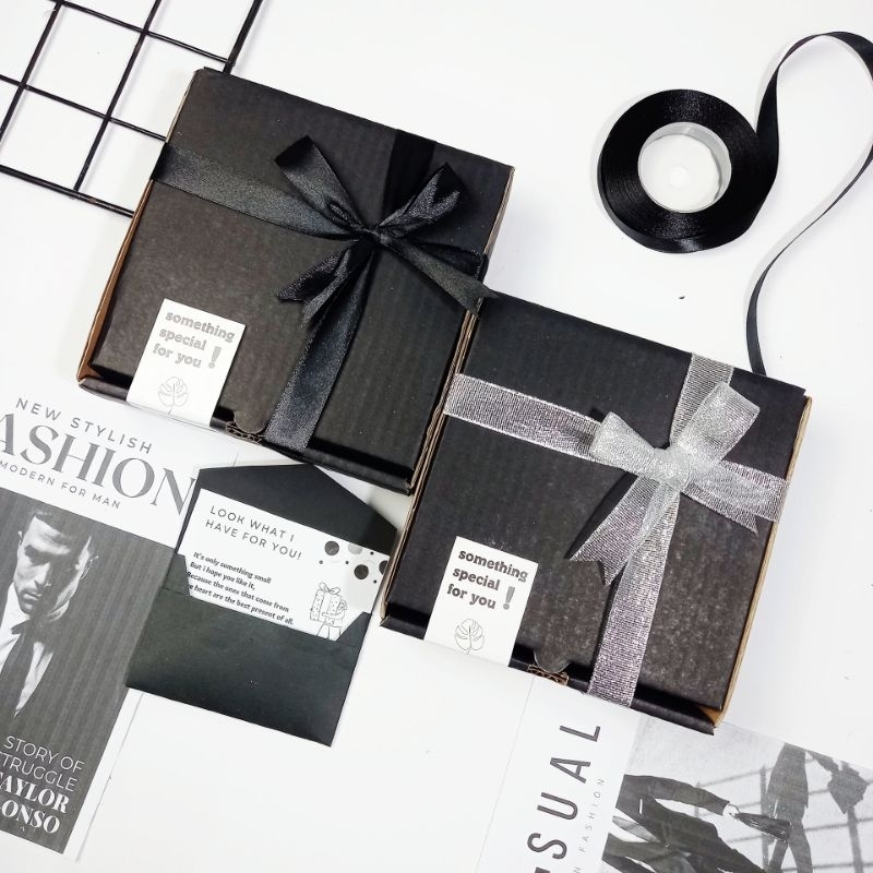

Box Hampers Hitam Gift Box Kotak Kado Ulang Tahun