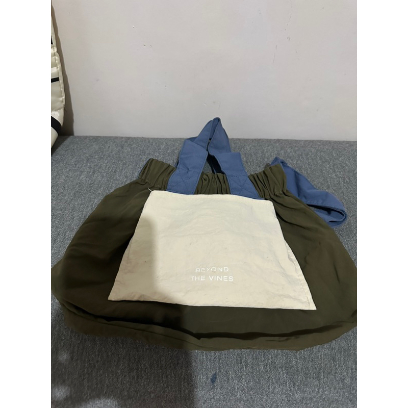 PRELOVED BTV Dumpling XS