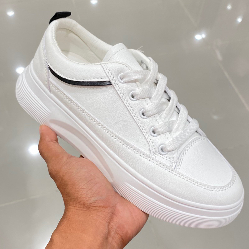 Laviola Sepatu Sneakers Putih Wanita