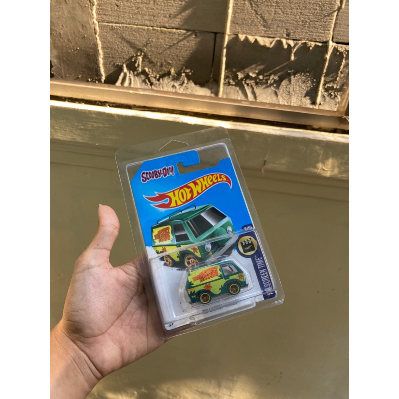 Hotwheels the mystery machine super treasure hunt