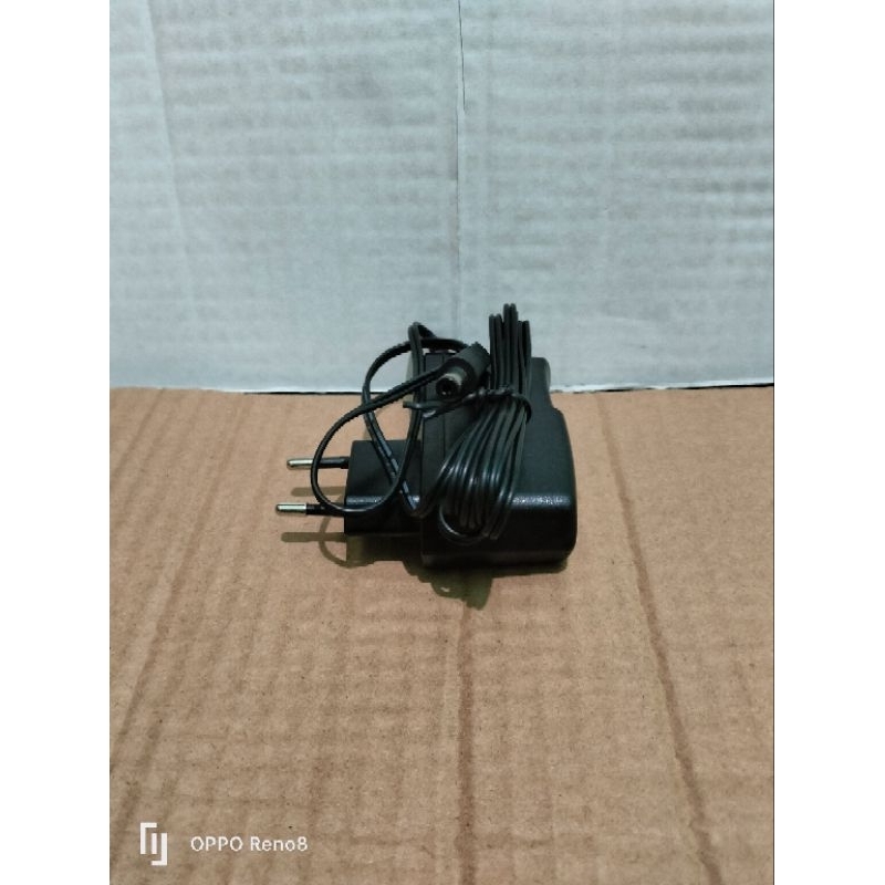 adaptor 12v 1A DC