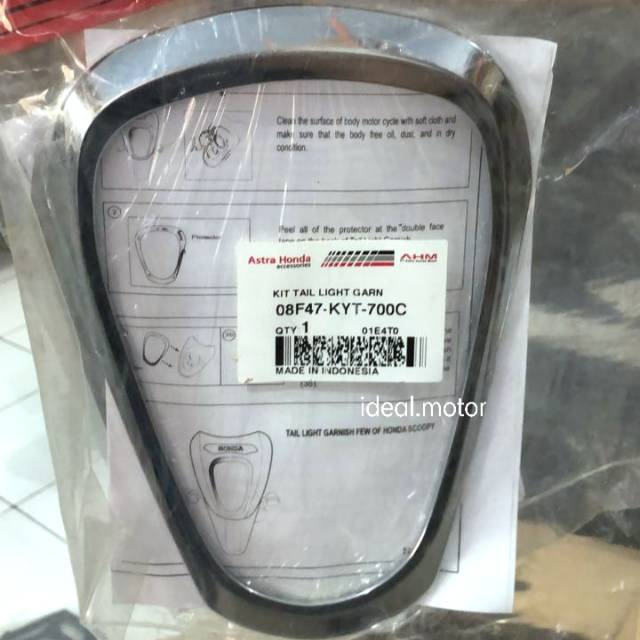 Garnish Aksesoris Lampu Belakang - Honda Scoopy Karbu - Jaminan Original 100% - 08F47KYT700C
