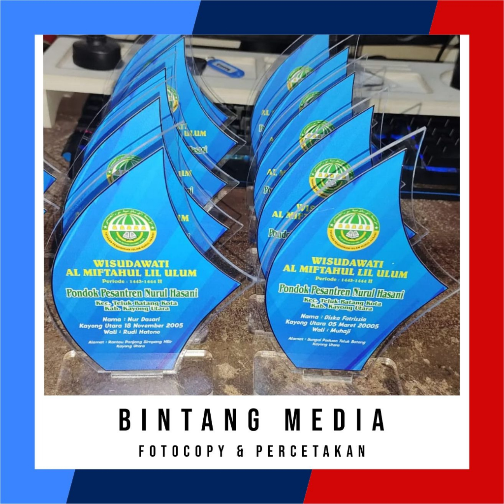

PLANGKAT WISUDA CUSTOM