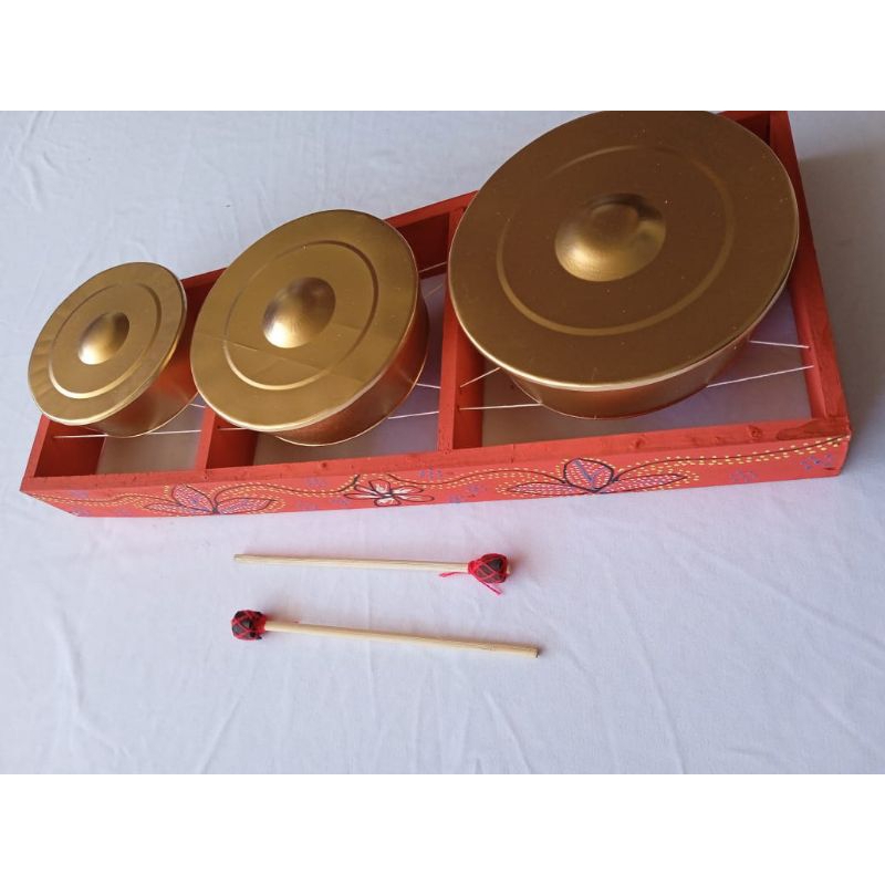 kenong,anak/gamelan,anak/saron