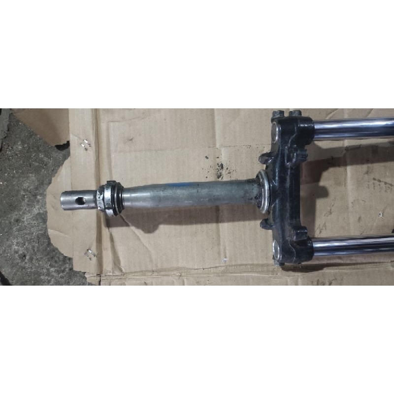 T segitiga  shook depan Honda vario 125