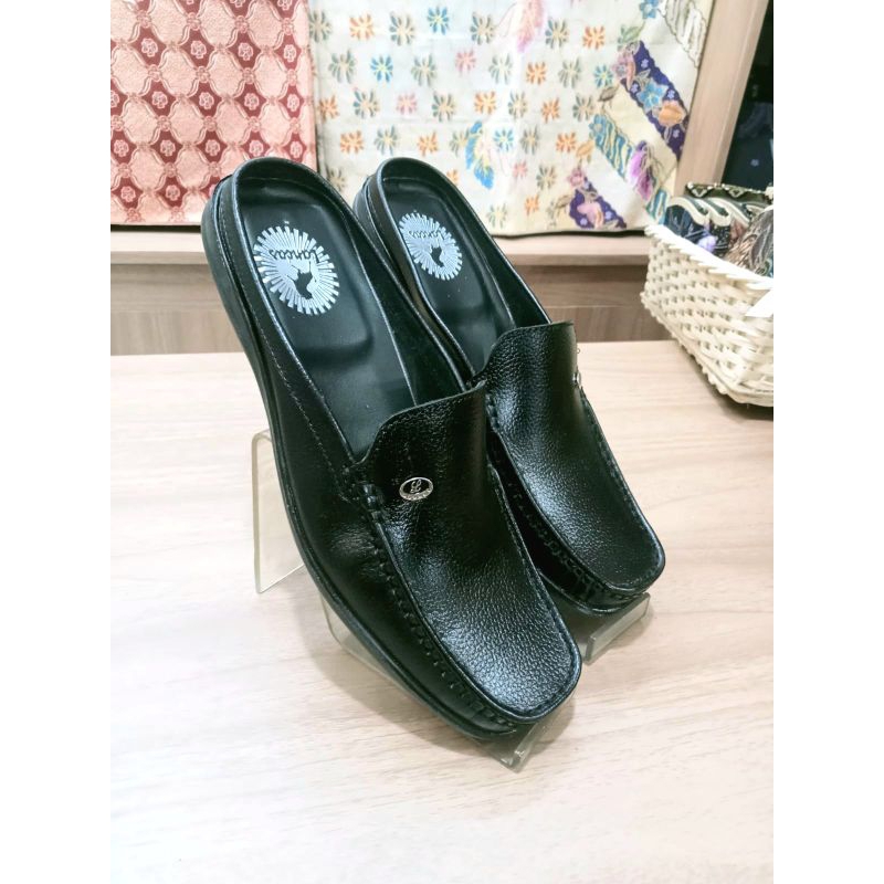 sandal kulit bustong wanita