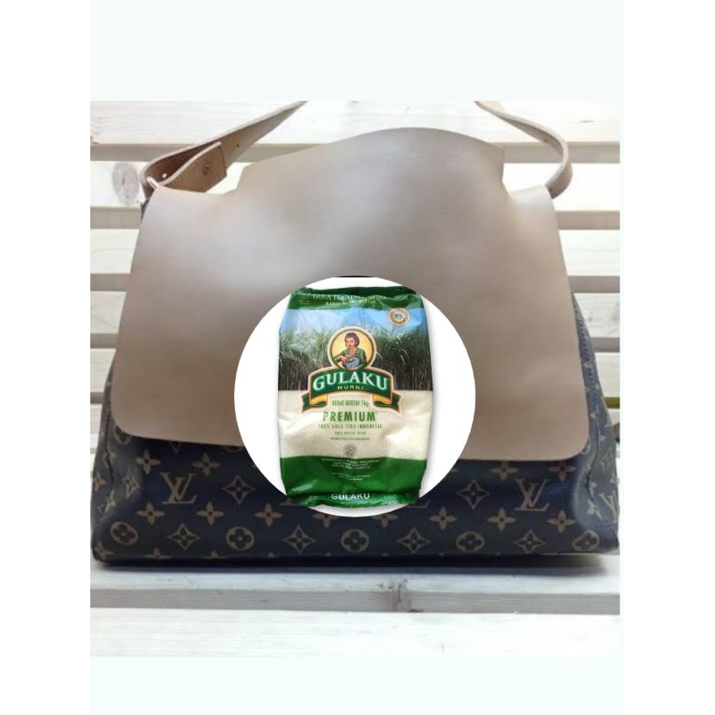 tas warna hitam wanita